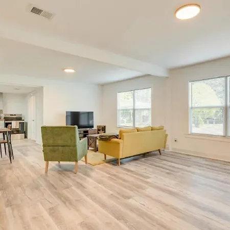 Mid-Town Cave For 6 Guests 3 Bedroom 1 Bath Mobile Exterior photo