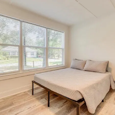 Mid-Town Cave For 6 Guests 3 Bedroom 1 Bath Mobile Exterior photo