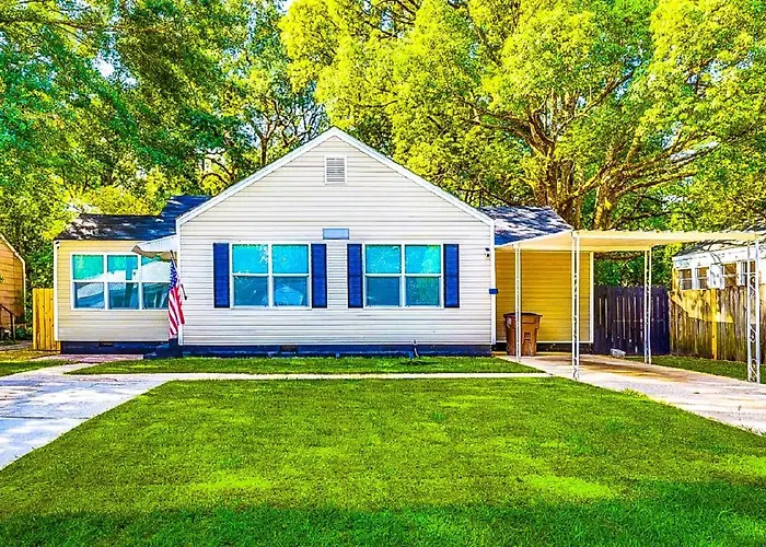 Mid-Town Cave For 6 Guests 3 Bedroom 1 Bath