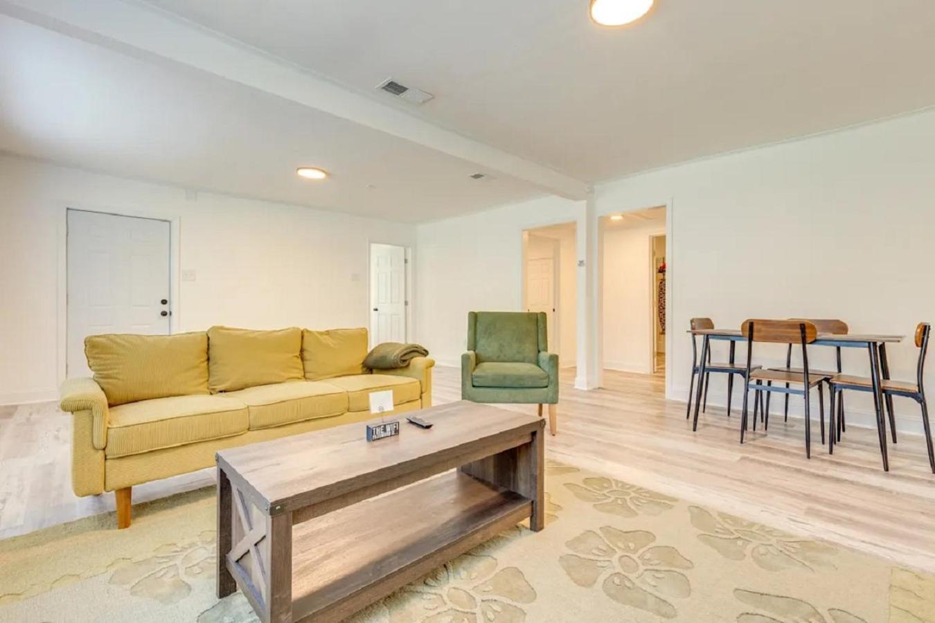Mid-town Cave For 6 Guests 3 Bedroom 1 Bath Ferienhaus *